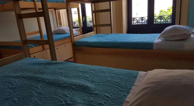 Кровать в общем номере CoolHostel