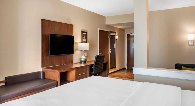 Comfort Inn & Suites, Buchen Sie Hotel Clarkston Michigan