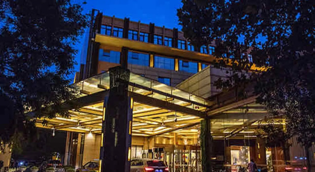 Двухместный люкс Executive West International Trade Grand Hotel