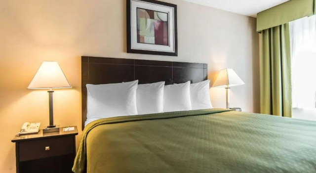 Двухместный номер Standard с балконом Quality Inn Shelburne - Burlington