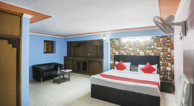 OYO 74656 Hotel Quadis