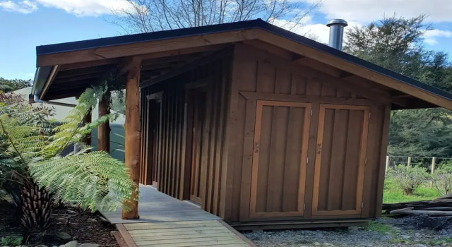 Коттедж On The Track Lodge