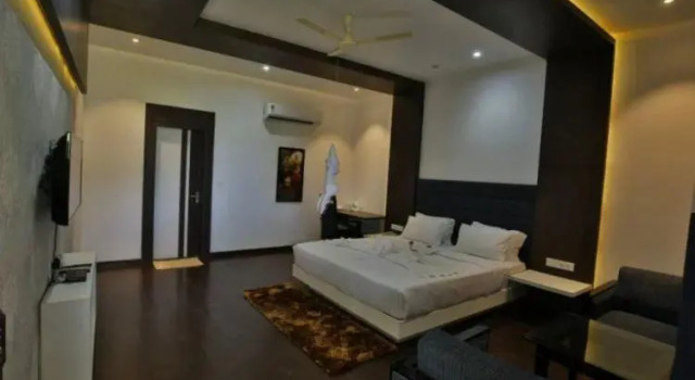 Luxus Suite Jhansi Hotel