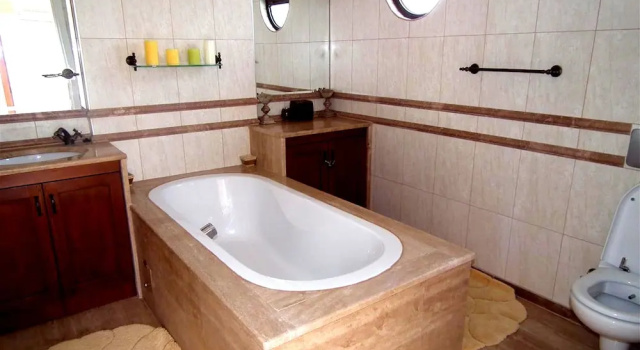 Вилла с видом на бассейн Iris Villa