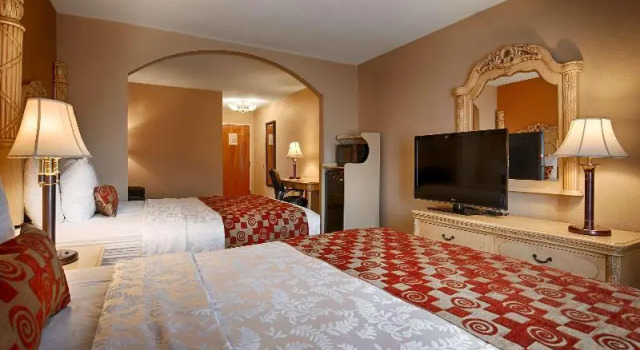 Номер Standard Best Western Plus Bass Hotel & Suites