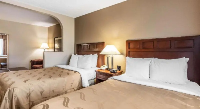 Номер Standard Quality Suites Paducah I-24