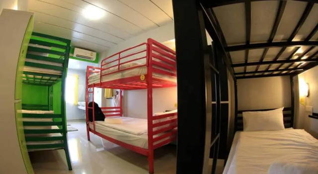 Кровать в общем номере S1hostel Bangkok