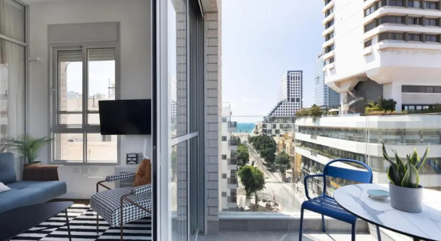 Апартаменты с балконом Bauhaus Boutique by TLV2RENT