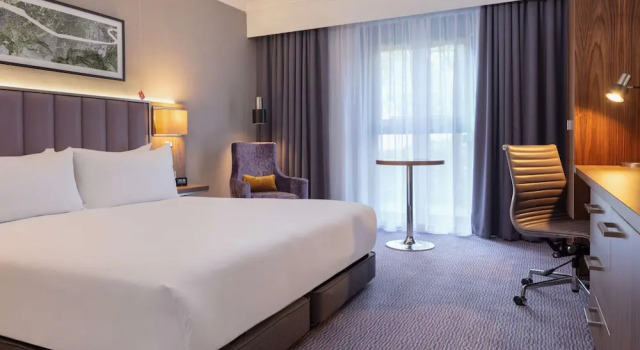 Accessible Double room Hilton Edinburgh Airport