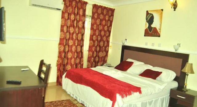 Eastern Comfort and Suites, Rezerwuj Hotel Umuahia Imo