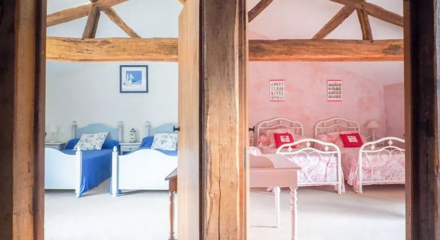 Коттедж Comfort с 3 комнатами Holiday Home in Saint-Laurent-de-la-Salle with Pool