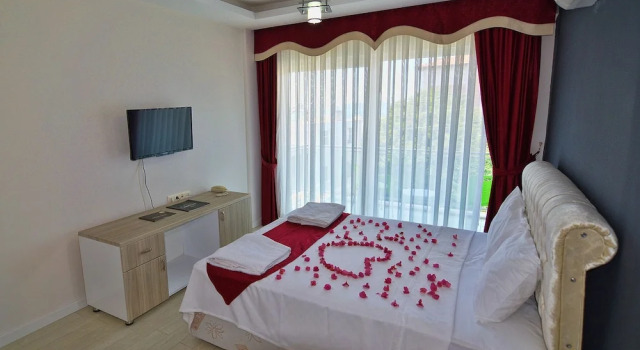 Двухместный номер Standard с балконом Airport Güllük Otel