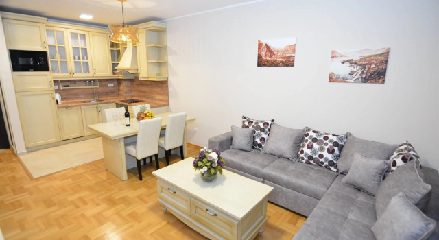 Apartments Dobrotski Dvori