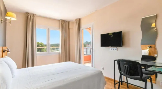 Двухместный номер Superior Nura Santa Ponsa & Spa