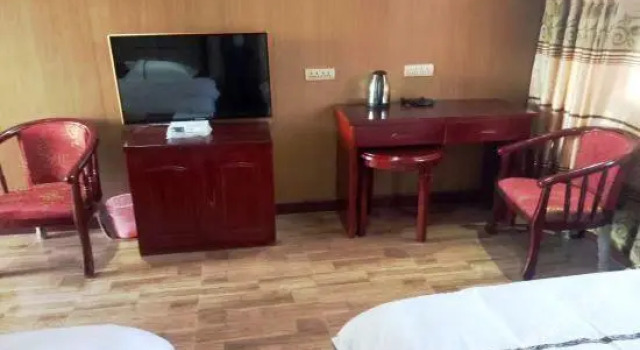 Hongtudi Shanlihong Hotel, Rezerwuj Hotel Hotele w Kunming z parkingiem, Parking