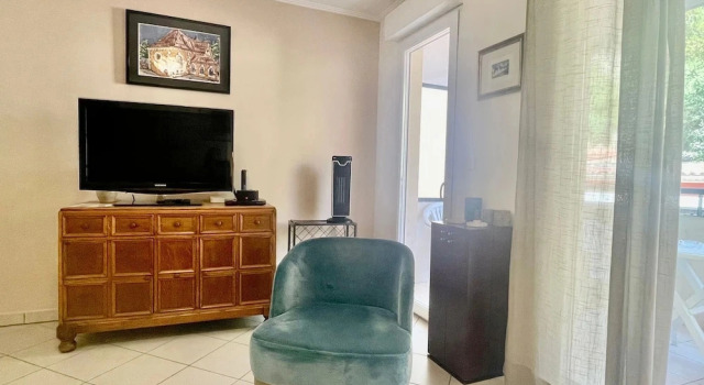 One Bedroom Flat Near Monaco