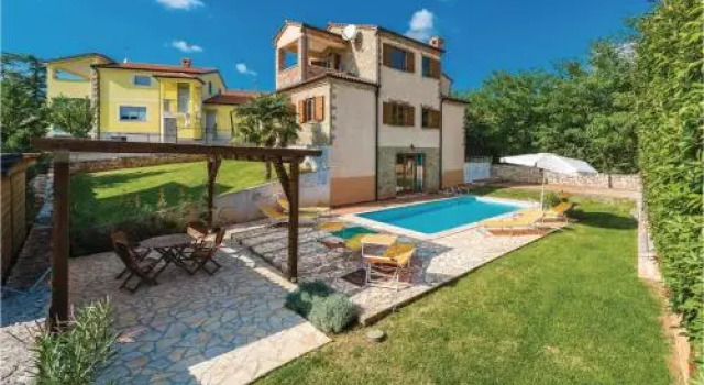 Four-Bedroom Holiday Home in Kastelir, Забронировать Апартаменты/квартира Каштелир Umag Countryside