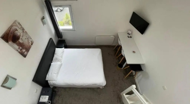Четырёхместный номер Standard LOGIS Hôtel ARCADIA
