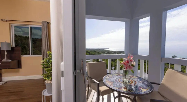 Одноместный номер Deluxe с балконом и с видом на море Majestic Heights Bed & Breakfast
