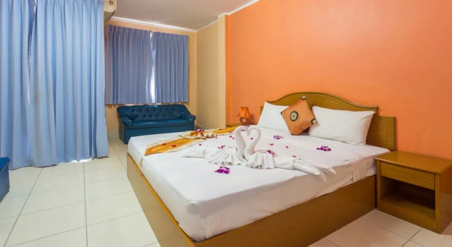 Room in B&B - Belvedere - Bucintoro, Забронировать Отель «постель и завтрак» Отели Патонг-Бич 3 звезды, рядом с Больница Патонга, 3*