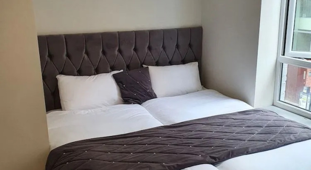 City Centre, Detached 10 Person Accommodation, Prenota Casa vacanze Cottage a Liverpool, vicino a Central Library, Cottage