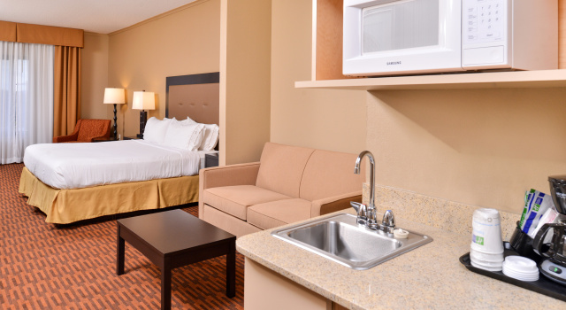 Holiday Inn Express Breezewood by IHG