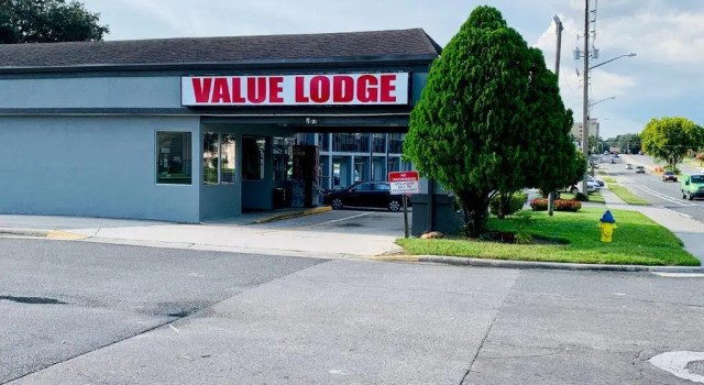 Value Lodge - Gainesville, Забронировать Мини-отель Отели Гейнсвилл с парковкой, Парковка