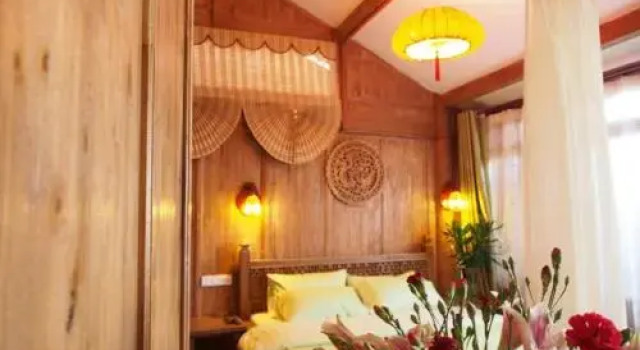 Blooming Flower Hostel, Забронировать Хостел Лицзян Юньнань, рядом с Улица Сквер-стрит Древнего города Даянь