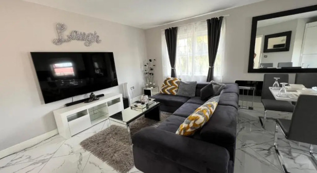 Апартаменты Apartment in Edgware with 2 Double Bedroom
