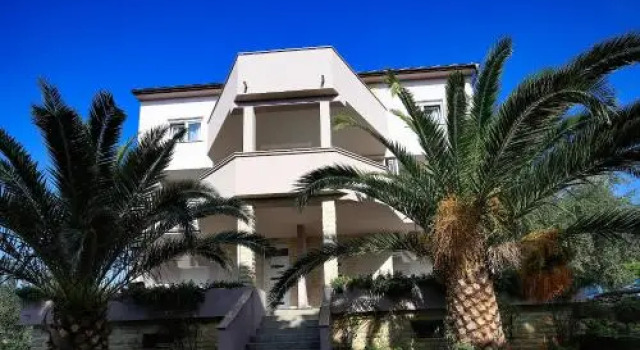 Apartments Lola, Забронировать Апартаменты/квартира Новалья Задарская жупания, рядом с Общественный Пляж Мэйн