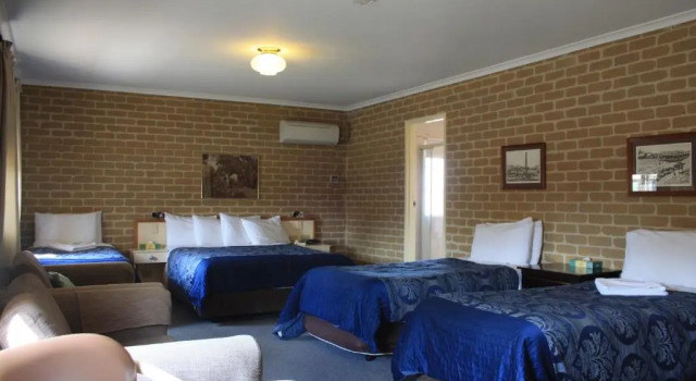 Семейный номер Standard Grand Manor Motor Inn