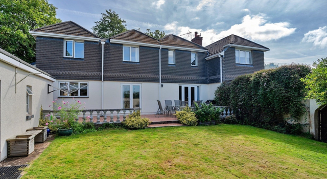 Cottage in Whitestone With Garden & Games Room, Varaa Lomakoti Mökit kohteessa Merseyside, Mökki