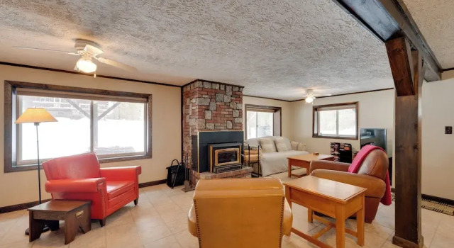Hike & Ski: Cabin w/ Fireplace in Franconia!, Забронировать Отель Франкония Cannon Mountain