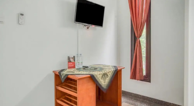Pondok D'Lima 38 by RedDoorz, Book Hotel Jakarta Jakarta Province