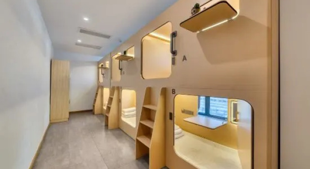 Мужская капсула Z-Designer BERPUNKDESIGNCINE Exclusive Capsule Hotel