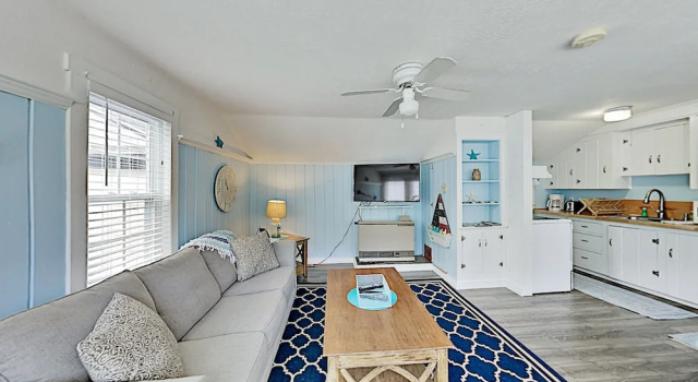 121B Portland Ave Cabin - 1 Br cabin by RedAwning, Buchen Sie Ferienhaus Old Orchard Beach 