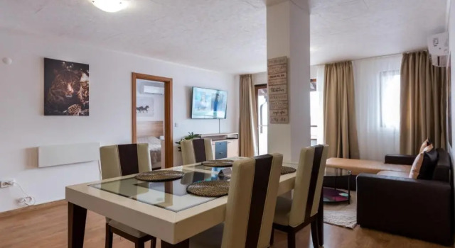 Modern & Cozy 2BD Apartment with Mountain View, Prenota Appartamento Hotel a Blagoevgrad con parcheggio, Parcheggio