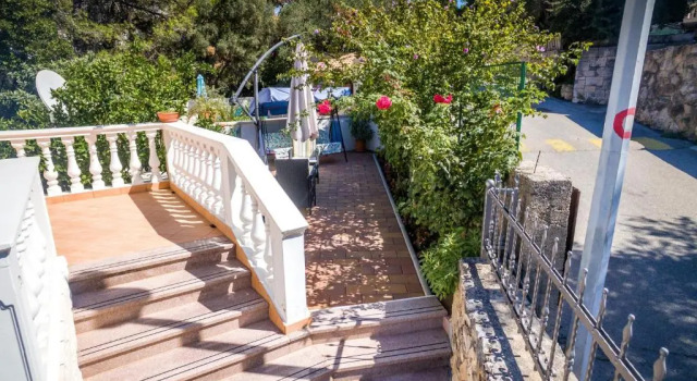 Апартаменты с 2 комнатами с балконом и с видом на море Apartment Siesta