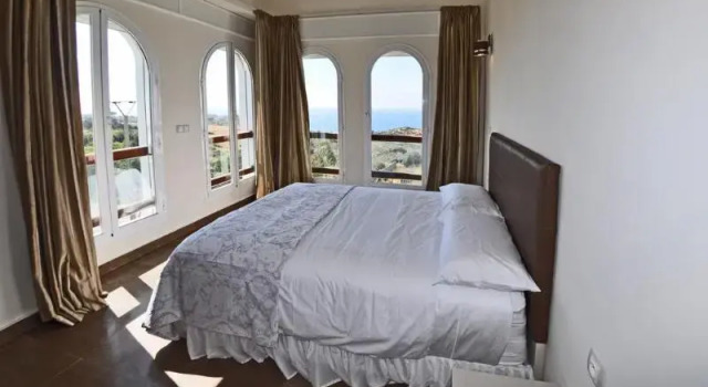 Апартаменты с 4 комнатами с балконом Mnar Castle Apartments