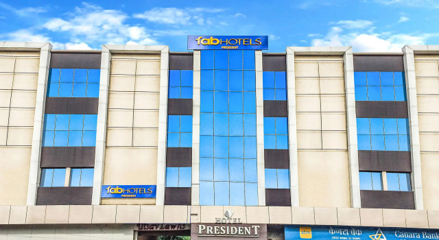 Номер Deluxe FabHotel Prime President