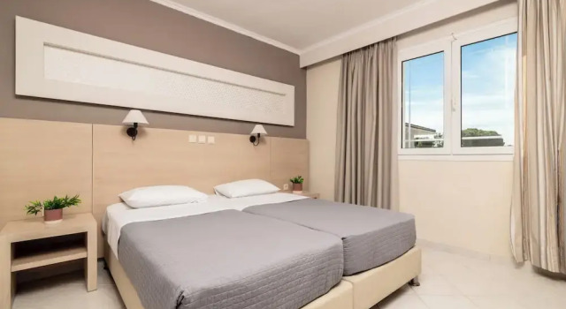 Семейный номер Superior с балконом Karras Hotel