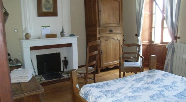Chambres d'hotes Les Collinauds, Rezerwuj Hotel Hotele w Charente-Maritime z basenem, Basen
