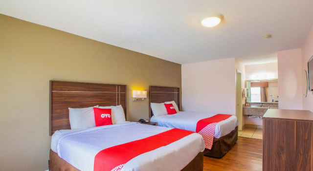 Четырёхместный номер Standard Rodeway Inn & Suites Brookhaven