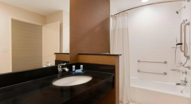 Четырёхместный номер Standard Fairfield Inn & Suites by Marriott Pittsburgh Airport/Robinson Township