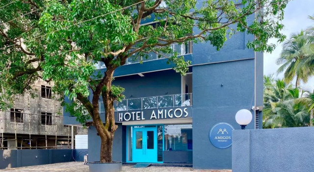 Amigos Candolim Beach, Rezerwuj Hotel Hotele w North Goa z parkingiem, Parking