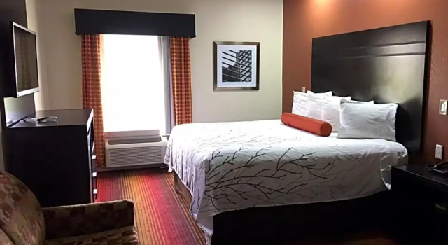 Двухместный люкс Deluxe Red Roof Inn & Suites Clinton, MS