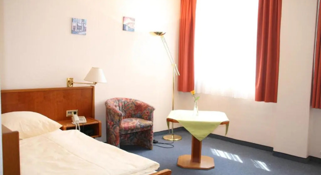 atrium Hotel