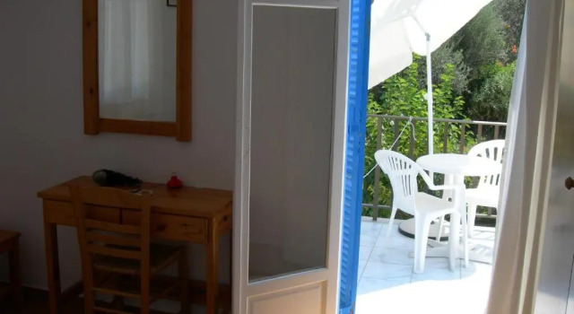 Студия Bizas Rooms & Studios