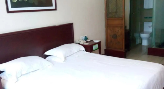 Двухместный номер Standard GreenTree Inn Suzhou Yongqiao District Railway Station Express Hotel