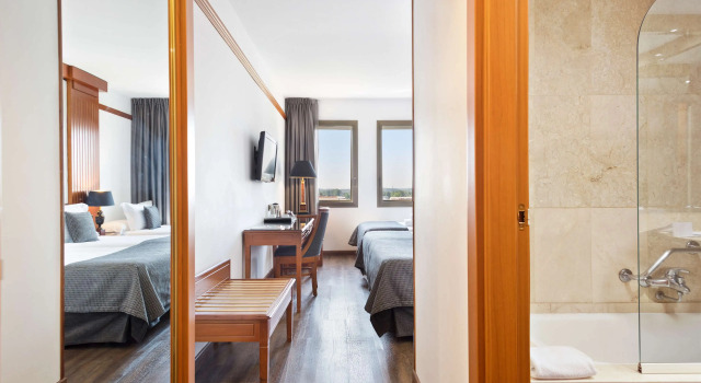 Трёхместный номер Standard Best Western Premier CMC Girona